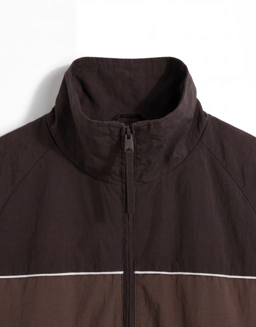 ASOS DESIGN – Chokladbrun träningsjacka med hängande skärp och ståkrage, 7 av 11