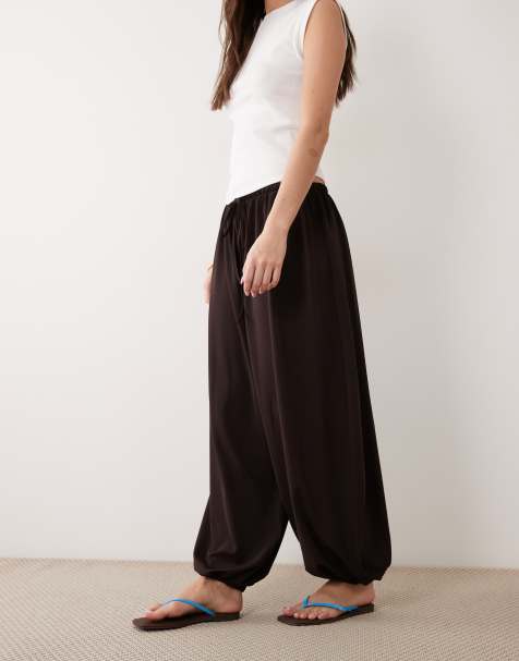 ASOS DESIGN – Chokladbruna ballongbyxor i jerseytwill med knytning i midjan - view 1
