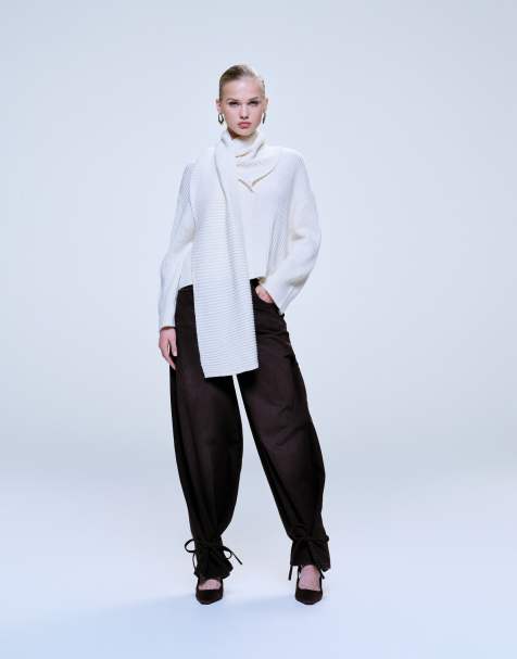 ASOS DESIGN – Chokladbruna jeans med barrelben och knytning runt ankeln - view 1