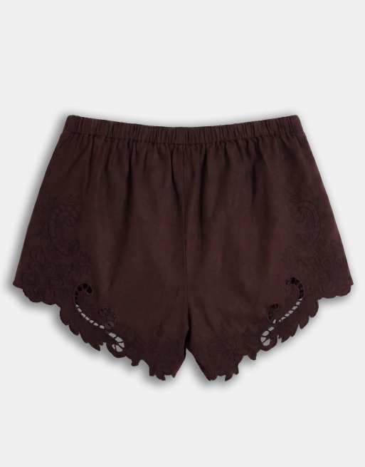 ASOS DESIGN – Chokladbruna jeansshorts med utskurna detaljer, del av set, 7 av 7
