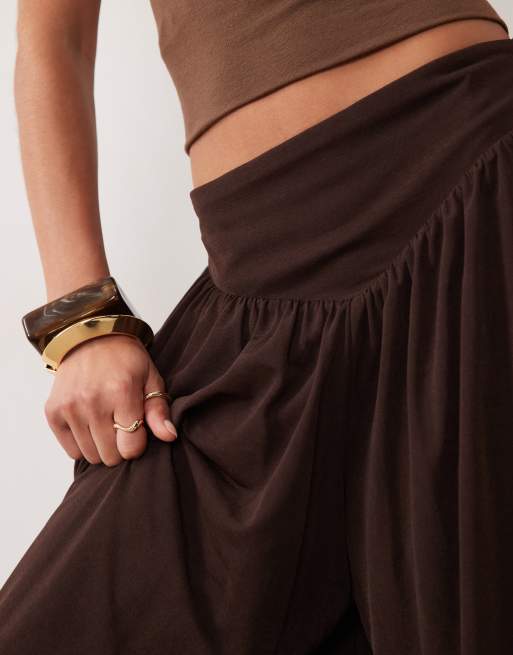 ASOS DESIGN – Chokladbruna, korta, mjuka ballongbyxor med brett midjeband, 4 av 5