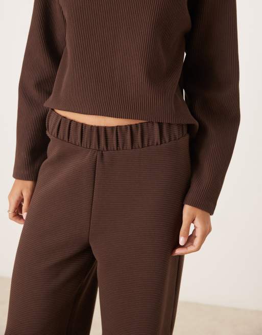 ASOS DESIGN – Chokladbruna, kraftiga, ribbade byxor med vida ben, del av set, 4 av 5