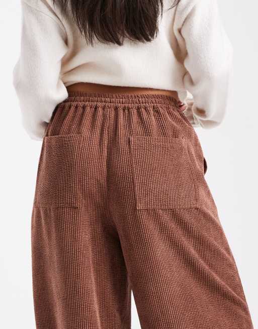 ASOS DESIGN – Chokladbruna manchesterbyxor i dra på-modell med barrelben, 3 av 5