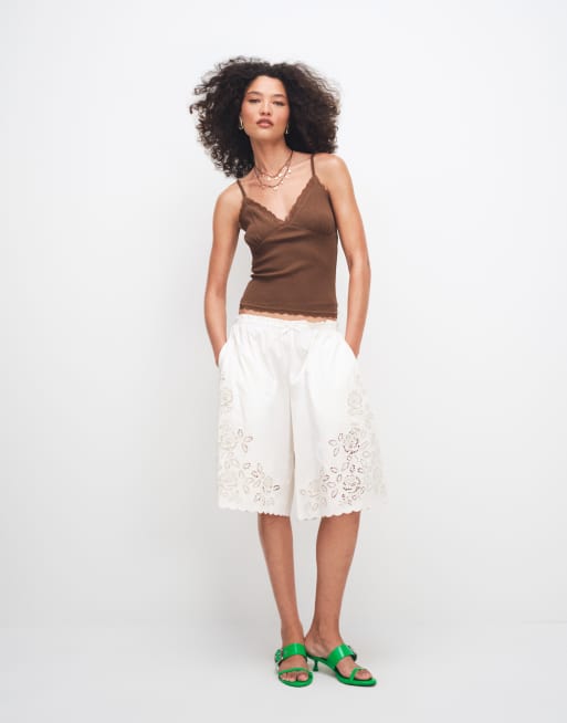 ASOS DESIGN – Chokladbrunt linne med v-ringning och kontrastfärgad spets, 2 av 7