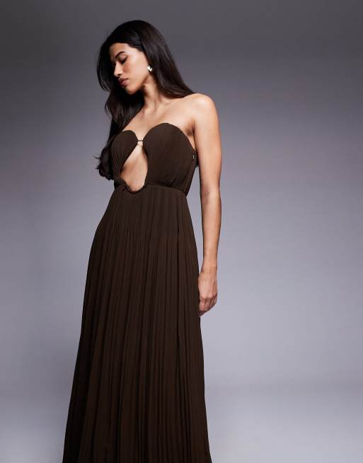 ASOS DESIGN - Chokoladebrun bandeau-maxikjole med bøjle, udskæring og fuld nederdel, 2 af 4