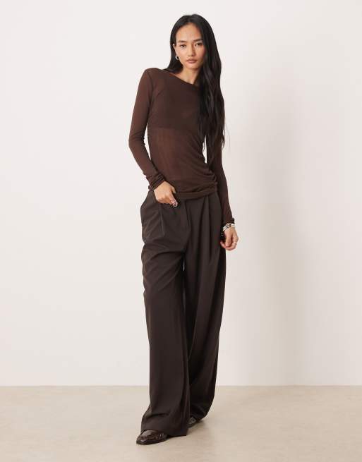 ASOS DESIGN - Chokoladebrun blød top i gennemsigtigt strik med rynker i siden, 2 af 4
