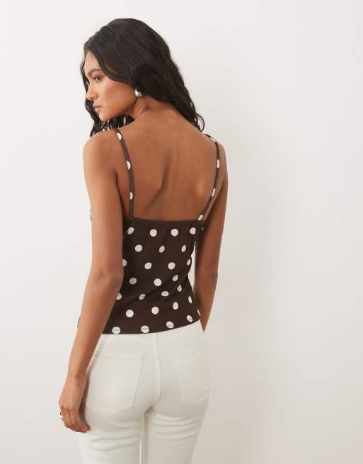 ASOS DESIGN - Chokoladebrun cami-top med blondekanter og polkaprikker, 3 af 4