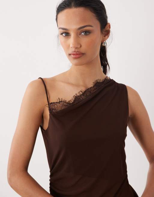 ASOS DESIGN - Chokoladebrun camitop i mesh med longline-design og asymmetrisk snit samt blondekant, 3 af 4