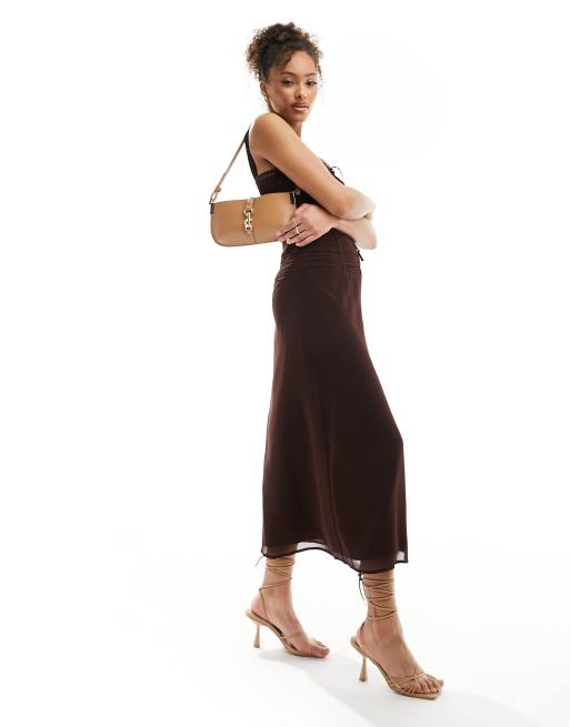 ASOS DESIGN - Chokoladebrun chiffon-midikjole med rynket talje stropper bindehals og blondedetalje, 3 af 4