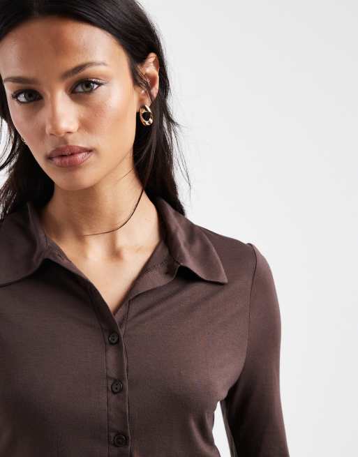 ASOS DESIGN - Chokoladebrun halvgennemsigtig skjorte med lange ærmer, 3 af 4