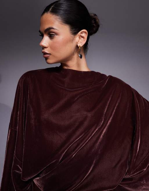 ASOS DESIGN - Chokoladebrun jumpsuit med overdel i velour og vide ben i satin, 3 af 4