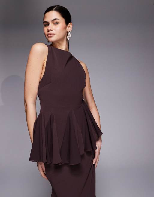 ASOS DESIGN - Chokoladebrun kjole med høj bred halsudskæring og kiler samt asymmetrisk kant, 3 af 4