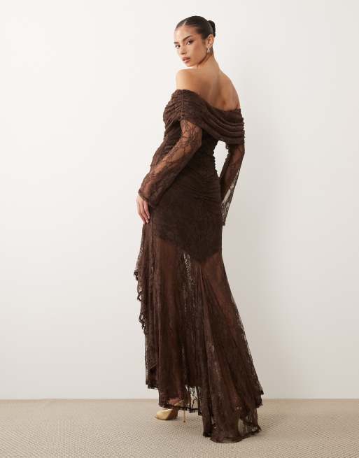 ASOS DESIGN - Chokoladebrun langærmet maxikjole i blondemateriale med offshoulder-design, 3 af 4