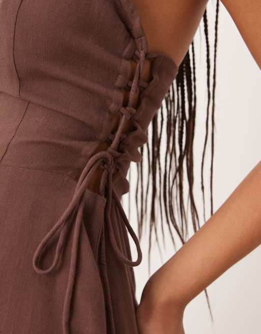 ASOS DESIGN - Chokoladebrun maxi-sommerkjole med bandeau-snit og sænket talje samt bindebånd i siden, 3 af 4