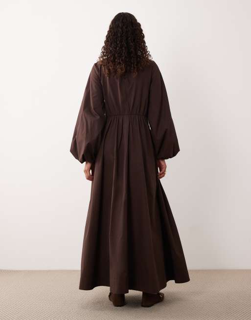 ASOS DESIGN - Chokoladebrun maxikjole med asymmetrisk talje og voluminøse ærmer i poplin, 3 af 4