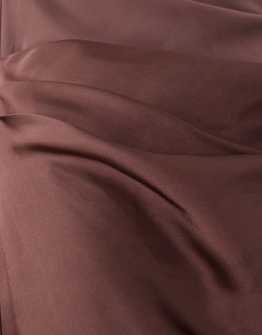ASOS DESIGN - Chokoladebrun maxikjole med dyb rund hals og asymmetrisk draperende nederdel, 3 af 4