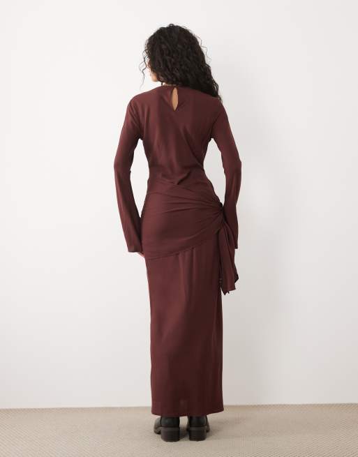 ASOS DESIGN - Chokoladebrun maxikjole med rund hals, lange ærmer og tørklædedetalje, 3 af 4