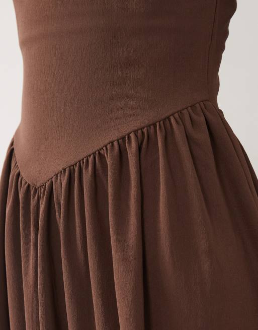 ASOS DESIGN - Chokoladebrun midikjole i crepe med indsyede detaljer, 3 af 4