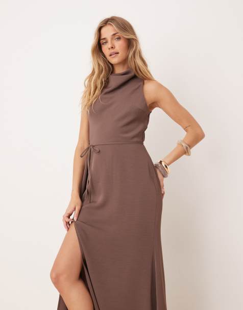ASOS DESIGN - Chokoladebrun midikjole med høj hals og draperet nederdelsdetalje - view 1