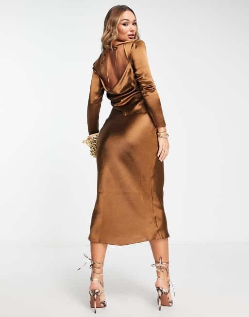 ASOS DESIGN - Chokoladebrun midikjole med vandfaldsudskæring og åben ryg i satin