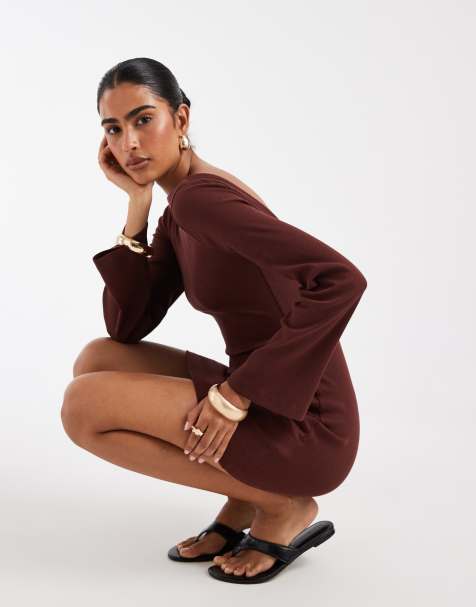 ASOS DESIGN - Chokoladebrun minikjole med dyb udskæring på ryggen i ribstrikket bomuld - view 1