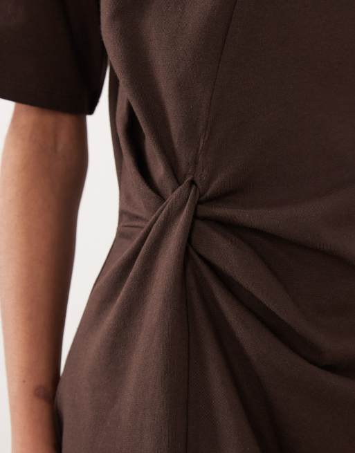 ASOS DESIGN - Chokoladebrun minikjole med slå-om-talje og blondekant, 3 af 4