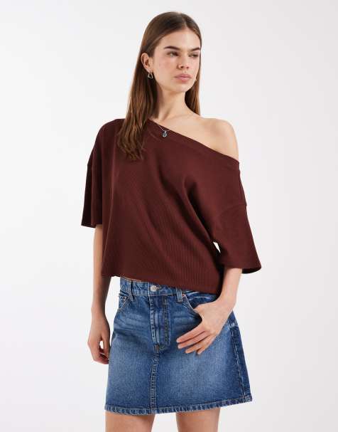 ASOS DESIGN - Chokoladebrun offshoulder-T-shirt med firkantet pasform og vaffeltekstur - view 1