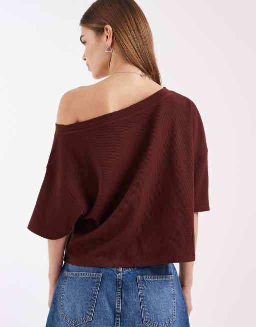 ASOS DESIGN - Chokoladebrun offshoulder-T-shirt med firkantet pasform og vaffeltekstur, 4 af 4