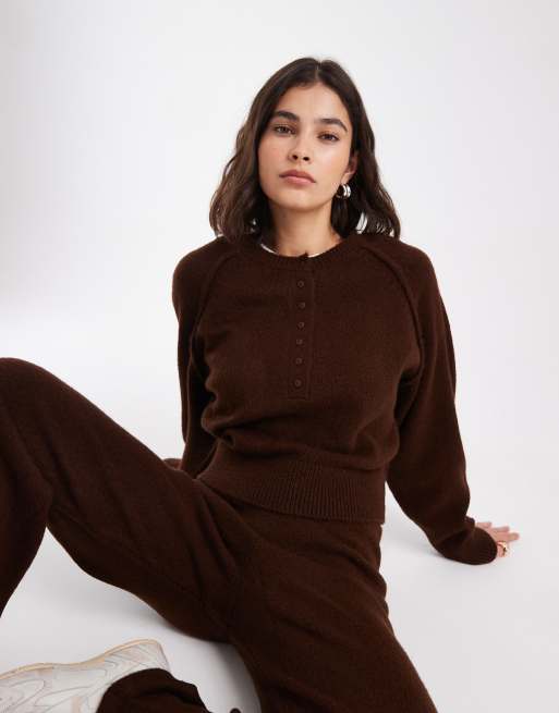 ASOS DESIGN - Chokoladebrun og langærmet striktrøje i Henley-stil - Del af sæt, 4 af 4