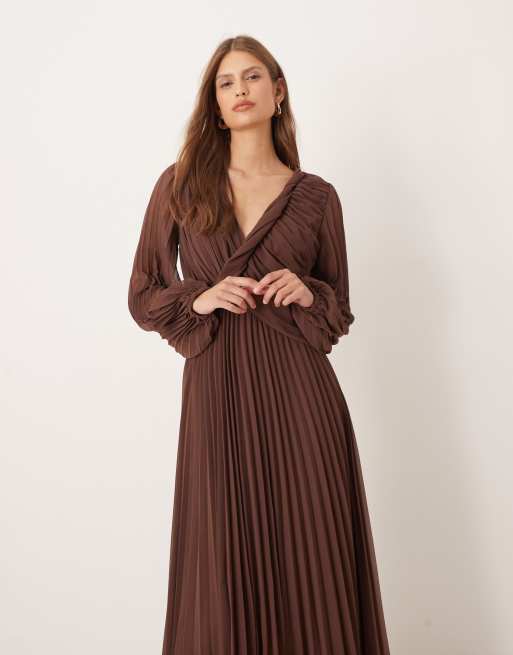 ASOS DESIGN - Chokoladebrun og plisseret midikjole med slå-om-front og snoet detalje, 4 af 4