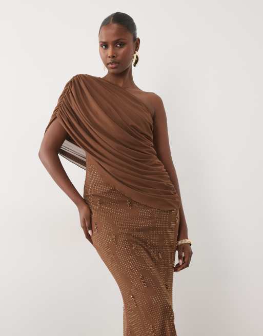 ASOS DESIGN - Chokoladebrun oneshoulder-maxikjole med drapering og udsmykket nederdel, 3 af 4