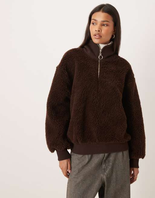 ASOS DESIGN - Chokoladebrun oversized top med høj hals og gennemgående lynlås i imiteret lammeskind, 4 af 4