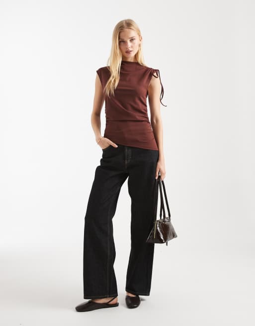 ASOS DESIGN - Chokoladebrun ærmeløs asymmetrisk top med rynkede skuldre, 3 af 4