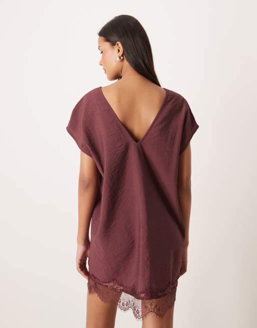 ASOS DESIGN - Chokoladebrun shift-minikjole i krøllet satin med V-hals og blondekant, 2 af 4
