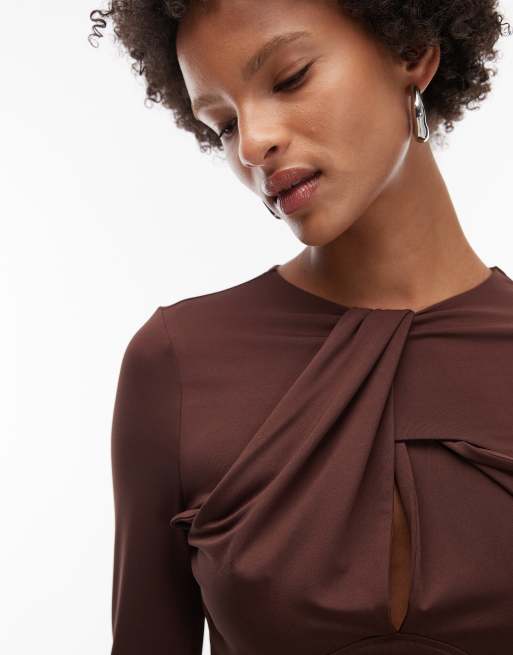 ASOS DESIGN - Chokoladebrun stram og langærmet top med udskæring og snoningsdetalje, 3 af 4