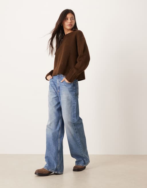 ASOS DESIGN - Chokoladebrun striktrøje med firkantet pasform og rund hals samt sideslids, 2 af 4