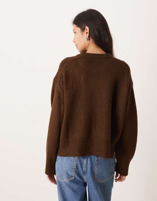 ASOS DESIGN - Chokoladebrun striktrøje med firkantet pasform og rund hals samt sideslids, 3 af 4