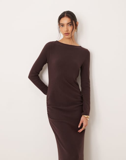 ASOS DESIGN - Chokoladebrun superblød maxikjole med lige hals og rynker, 4 af 4