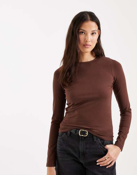 ASOS DESIGN - Chokoladebrun T-shirt med rund hals og lange ærmer i bomulds-/elastanblanding - view 1