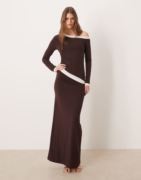 ASOS DESIGN - Chokoladebrun tætsiddende maxikjole med dobbeltlagsdetalje og asymmetrisk snit - view 1