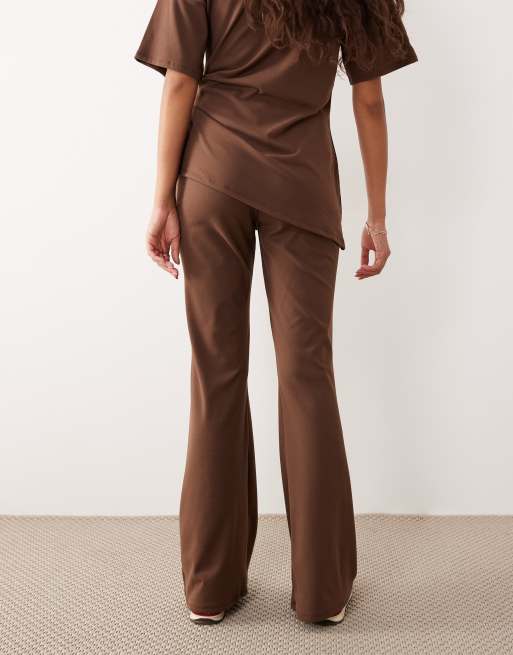 ASOS DESIGN - Chokoladebrune bukser med vide ben i børstet fin ribstrik - Del af sæt, 5 af 5