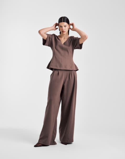 ASOS DESIGN - Chokoladebrune bukser med vide ben og læg foran - Del af sæt - view 1