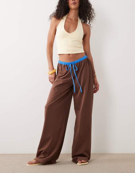 ASOS DESIGN - Chokoladebrune bukser med vide ben og lyseblåt kontrasterende taljebånd - Del af sæt - view 1