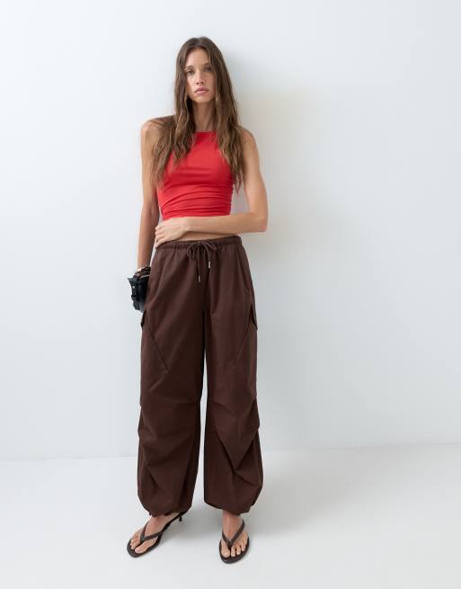 ASOS DESIGN - Chokoladebrune cargobukser i faldskærmsdesign, 5 af 5