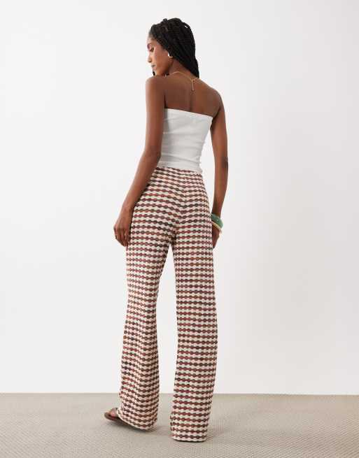 ASOS DESIGN - Chokoladebrune og cremehvide bukser i hæklet jerseymateriale med bindebånd i taljen og vide ben samt gingham-tern, 5 af 5
