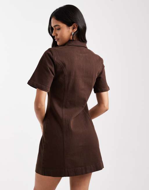ASOS DESIGN - Chokoladefarvet kortærmet minikjole i denim med lynlås, 3 af 4