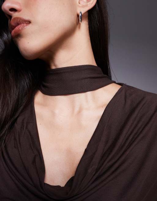 ASOS DESIGN - Chokoladefarvet top med vandfaldsudskæring samt flagermusærmer og tørklædedetalje, 4 af 4