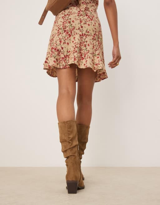 ASOS DESIGN – Chosen – Brungrå, slouchy, knähöga cowboyboots i mockaimitation, 4 av 4