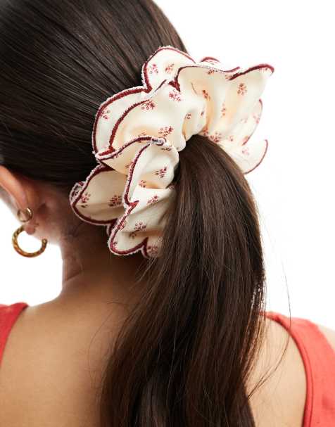 ASOS DESIGN - Chouchou à petites fleurs avec bords festonnés à volants - Bordeaux - view 1