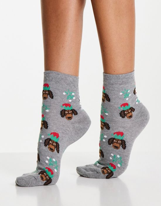 https://images.asos-media.com/products/asos-design-christmas-ankle-socks-in-sausage-dog-print-in-gray/201136306-3?$n_550w$&wid=550&fit=constrain